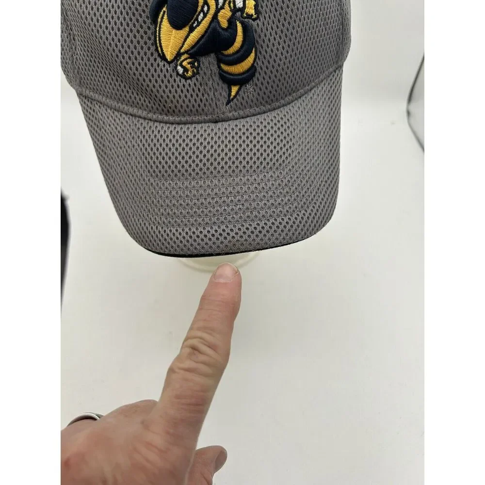 NCAA Georgia Tech Yellow Jackets‎ Team Logo  Fitted Cap Hat Team Logo On Back